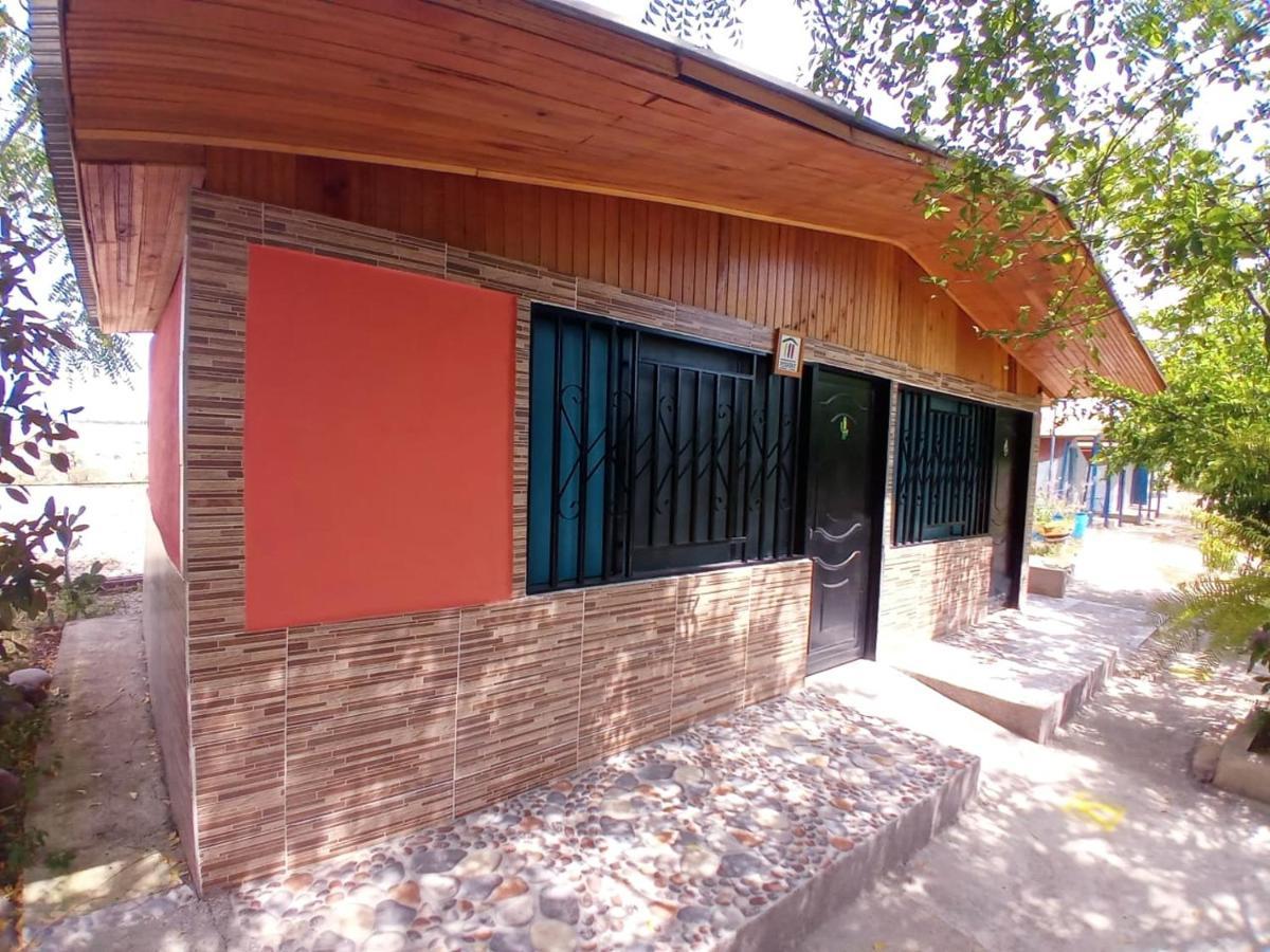 Posada Turistica Noches De Saturno Villavieja Exterior photo